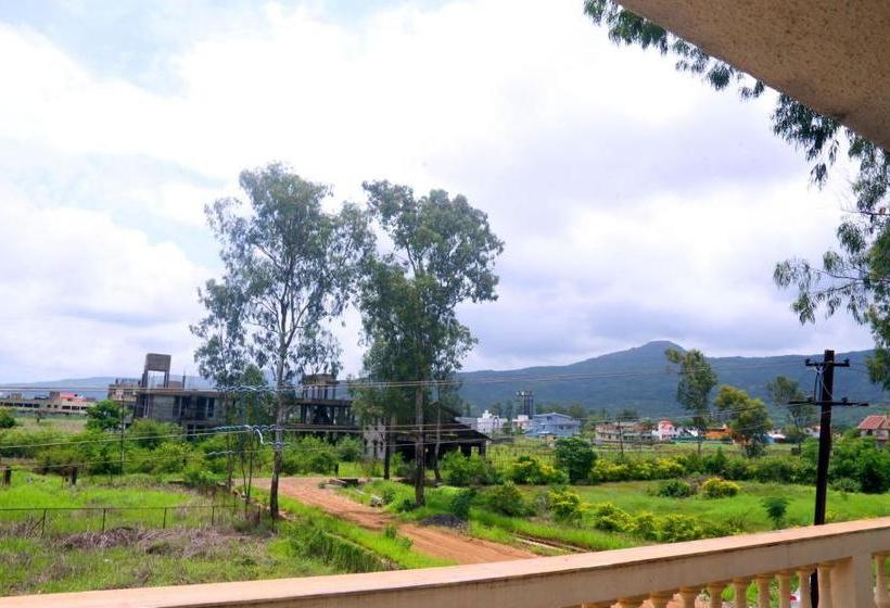 אתר נופש Anand Villa 5bhk Lonavala