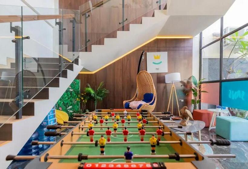 Sans Hotel Box Mansion Surabaya By Reddoorz