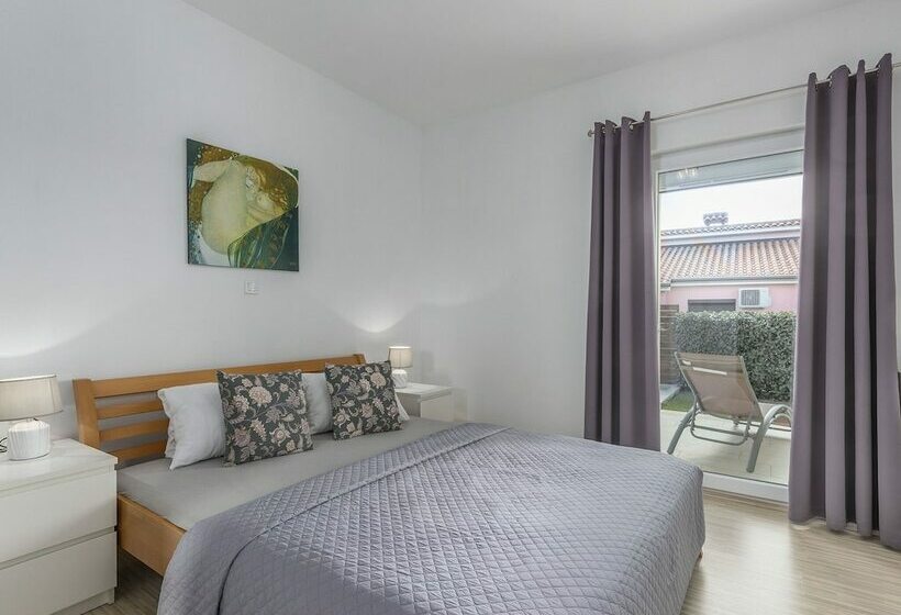 Villa With Private Pool & Garden Near Porec & Water Park