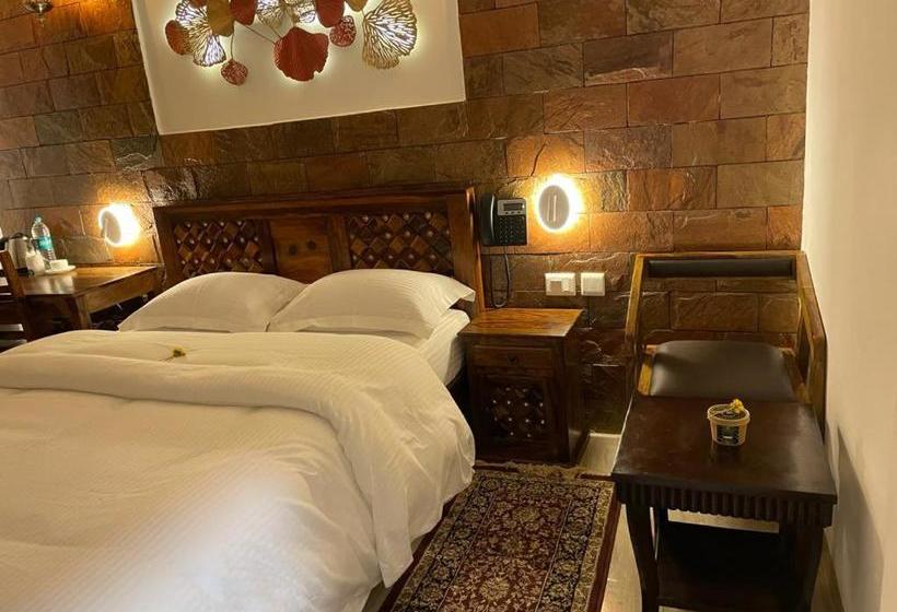 Yashmay Villa Club & Resort