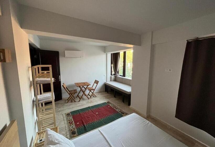 הוסטל Agon Ephesus