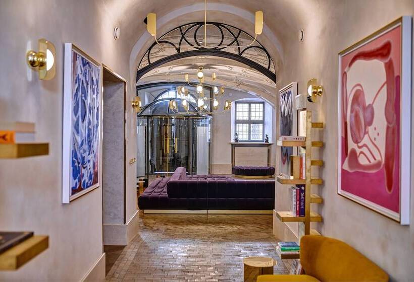 H15 Luxury Palace Destigo Hotels