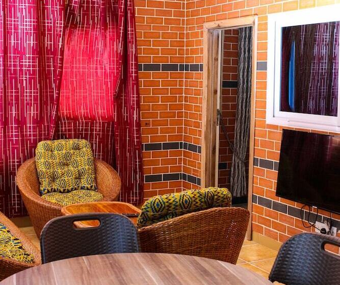 فندق Agblor Lodge