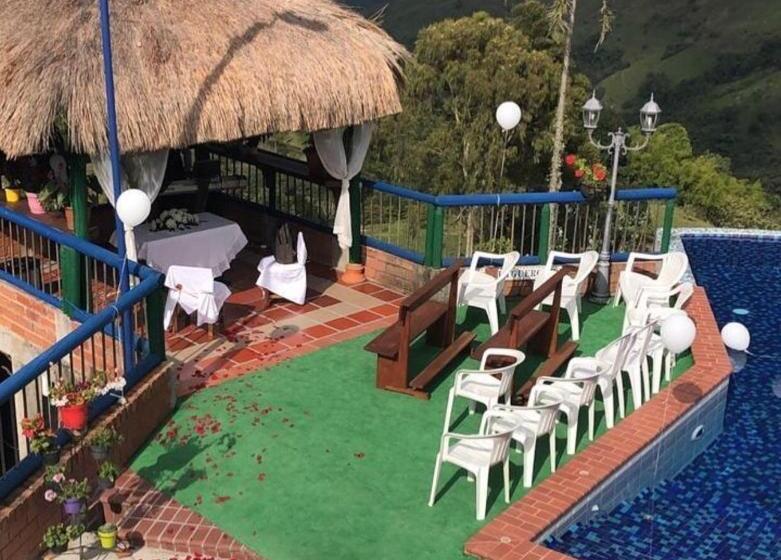 בית מלון כפרי Castillo De Cascadas Finca