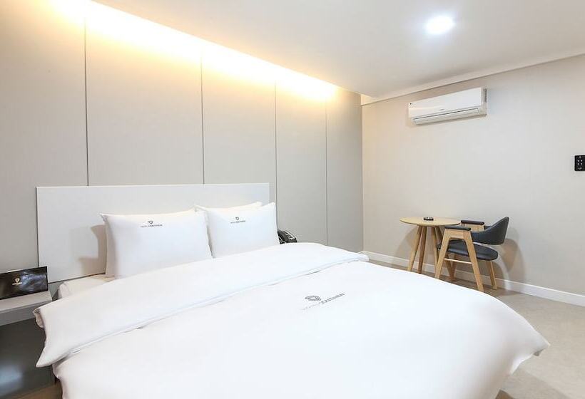 בית מלון כפרי Continew