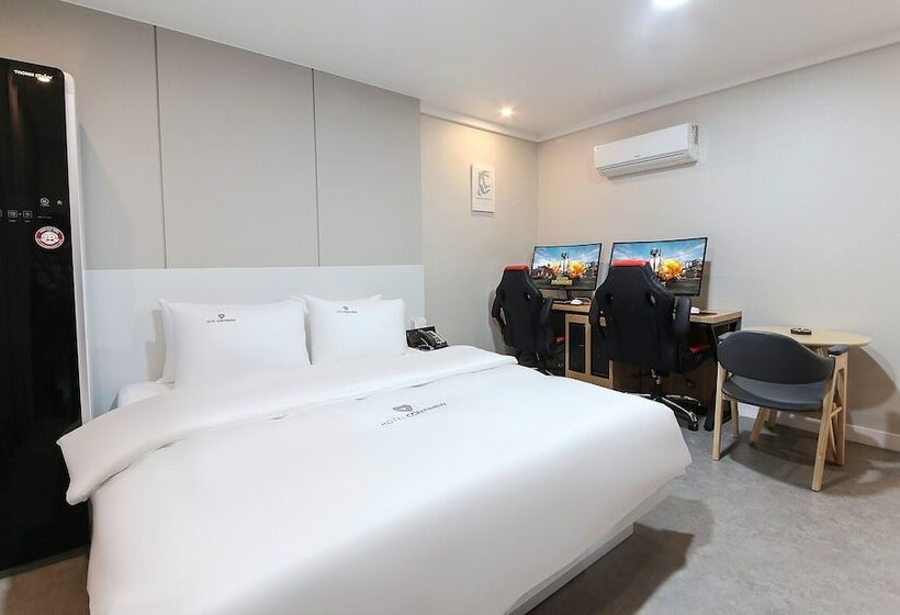 בית מלון כפרי Continew