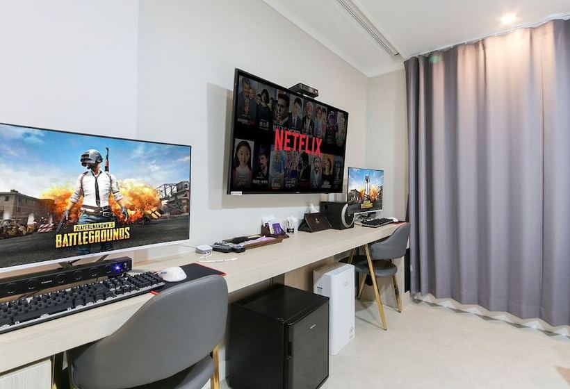 فندق Continew