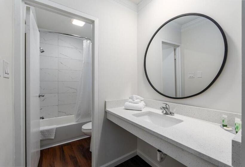 فندق Crewe Boutique Inn