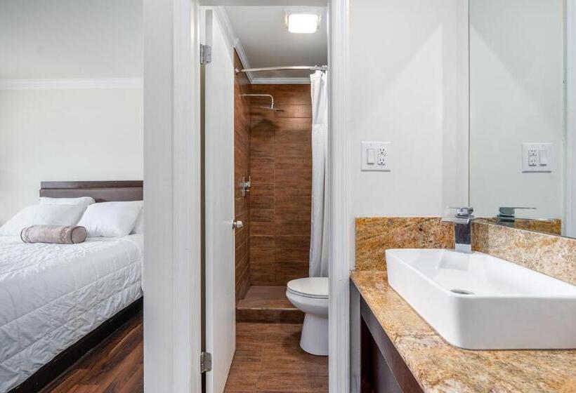 فندق Crewe Boutique Inn