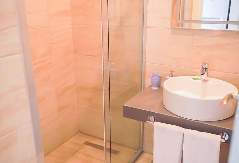 هتل Dolunay Suit & Beach