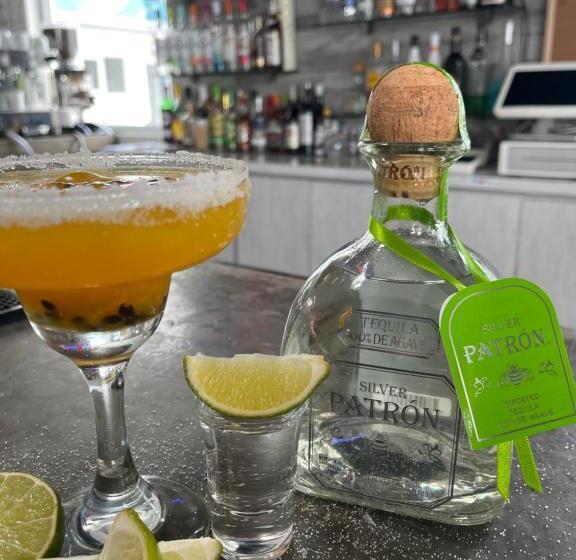 هتل Douglas Highway Inn