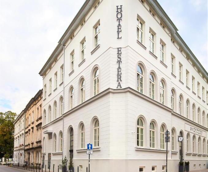 فندق Estera