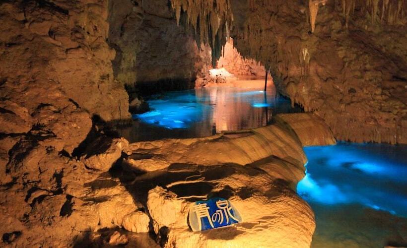 בית מלון כפרי Glory Island Okinawa Yabusachi Resort