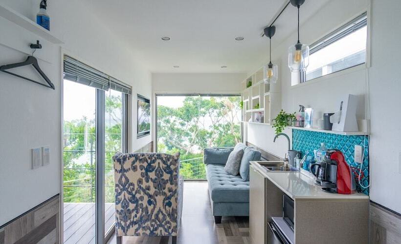 בית מלון כפרי Glory Island Okinawa Yabusachi Resort