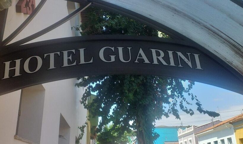 فندق Guarini