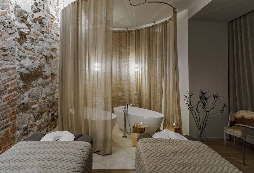 H15 Luxury Palace Destigo Hotels