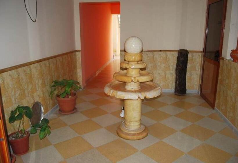 هتل Hôtel Taghrast