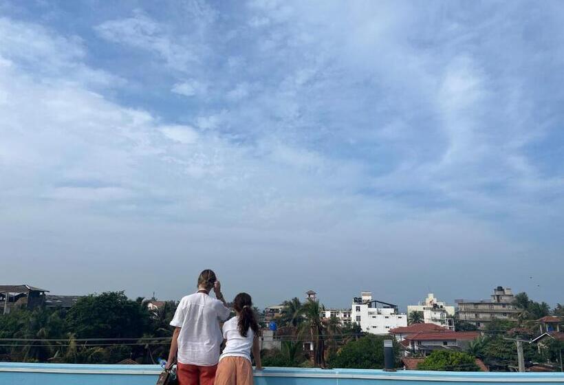 J Leaf Hotel By Blue Bird