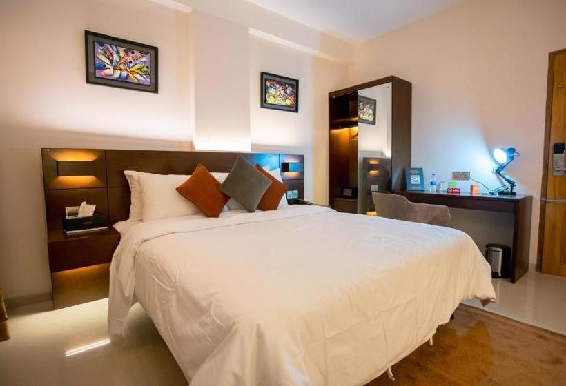 هتل Jatra Flagship Sylhet City Centre