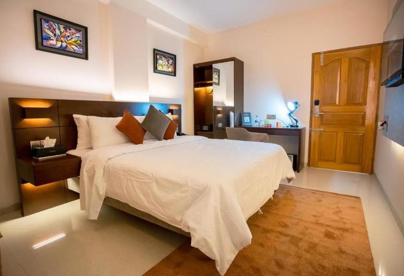 هتل Jatra Flagship Sylhet City Centre