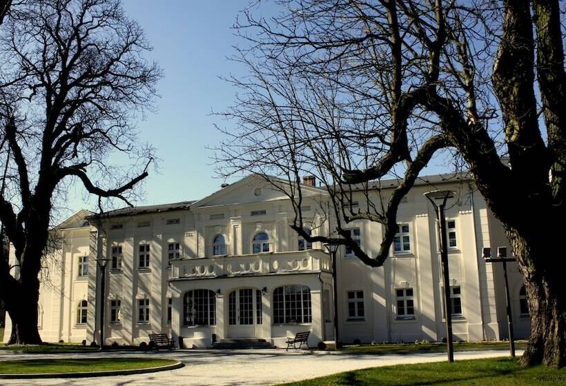 酒店 Kasztanowy Pałac