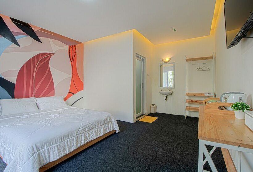 호텔 Kupu Kupu Lembang