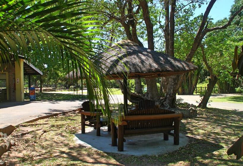 בית מלון כפרי Mtunzini Forest Lodge Self Catering Resort