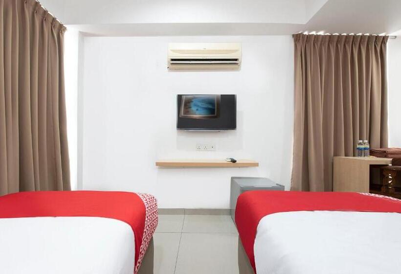 בית מלון כפרי Sg Rengit City Resort 3