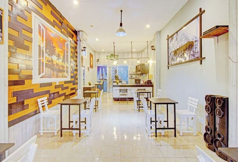 호텔 Oyo 90615 Jojo Homestay