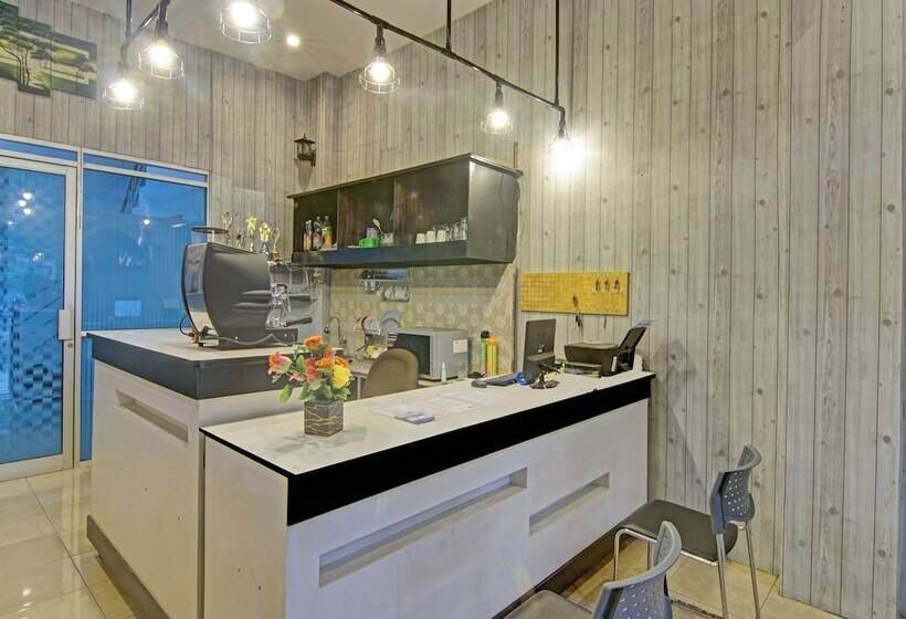 호텔 Oyo 90615 Jojo Homestay