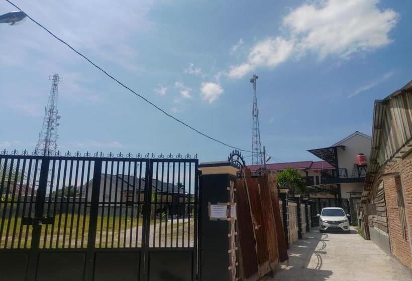 בית מלון כפרי Oyo 90618 Hanania House