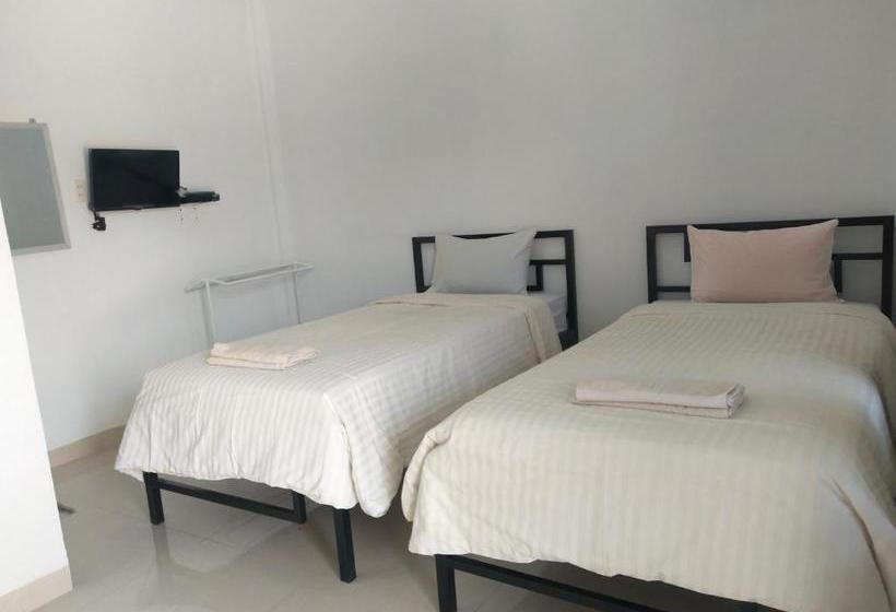 בית מלון כפרי Oyo 90618 Hanania House