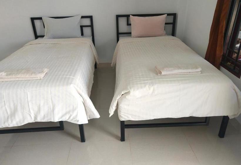 בית מלון כפרי Oyo 90618 Hanania House