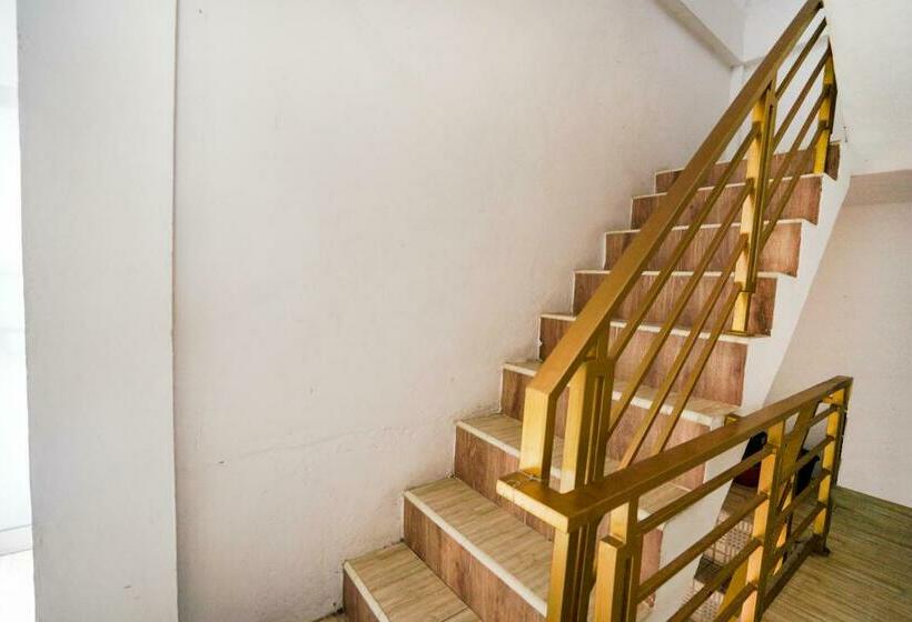 Отель Oyo 90645 Karisma Residence