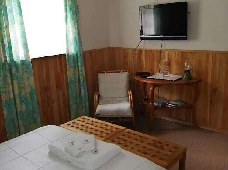 فندق Stagger Inn Game Farm