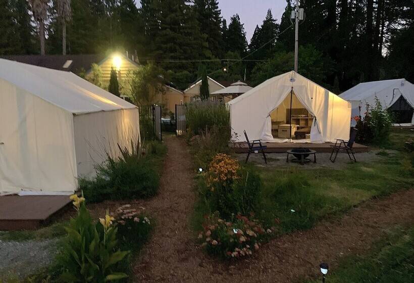 호텔 Surrey Resort