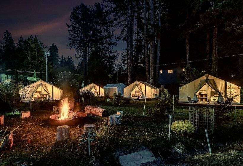 호텔 Surrey Resort