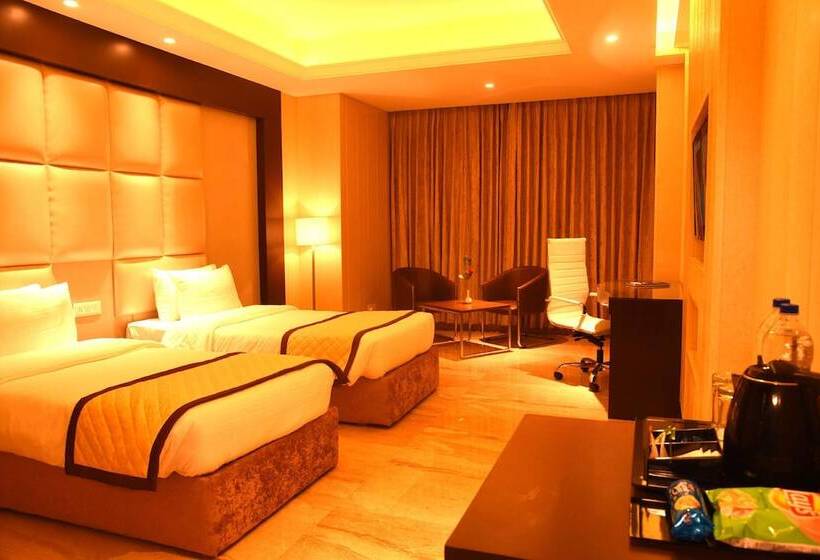 酒店 The Gulmohar Grand