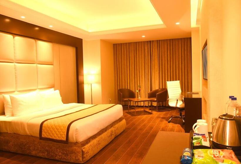 酒店 The Gulmohar Grand