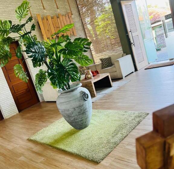 J Leaf Hotel By Blue Bird