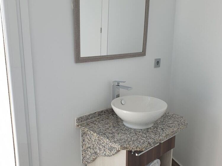 Mesón Hostal La Cabaña