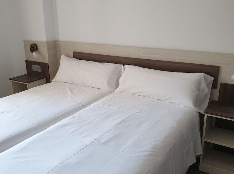 Mesón Hostal La Cabaña