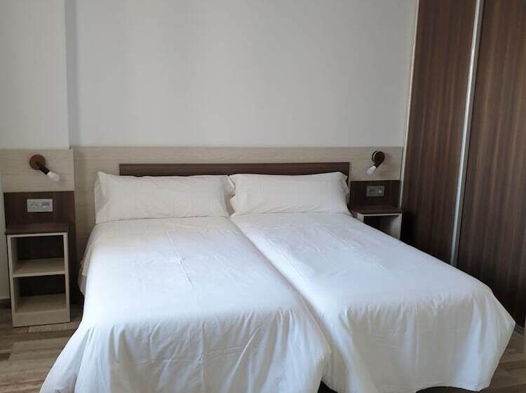 Mesón Hostal La Cabaña