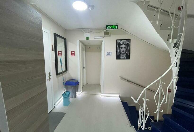 ホテル Meydan Pansiyon Uskudar