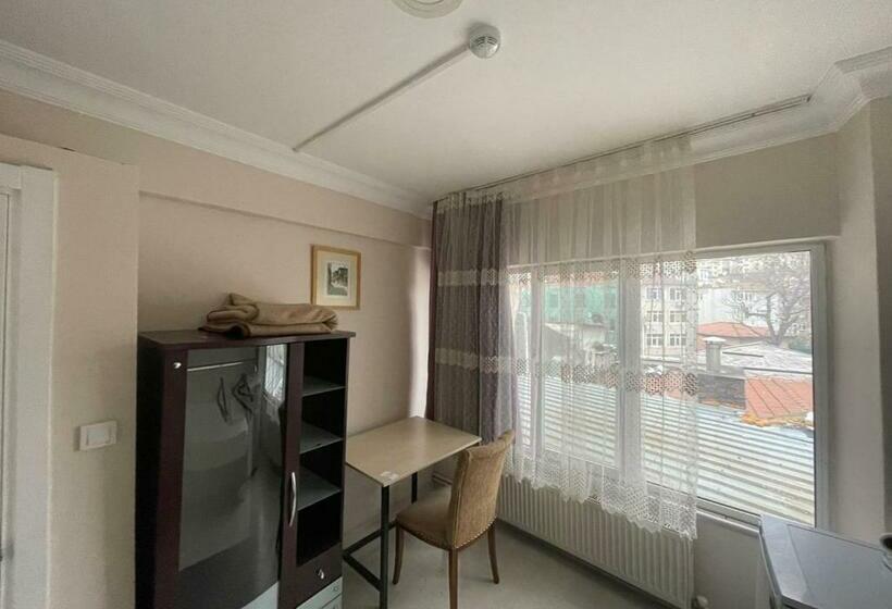 ホテル Meydan Pansiyon Uskudar