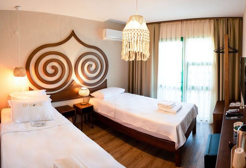 Myhouse Urla Butik Otel