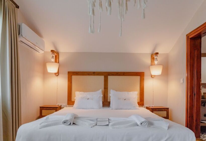 Myhouse Urla Butik Otel
