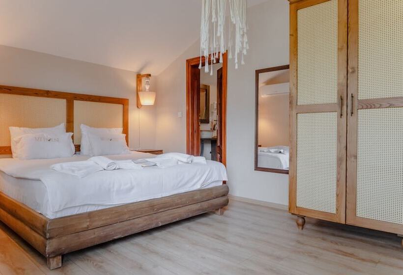 Myhouse Urla Butik Otel