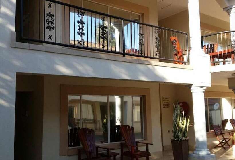 بنسيون Country Blue Luxury Guest House