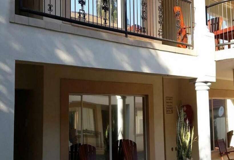 بنسيون Country Blue Luxury Guest House